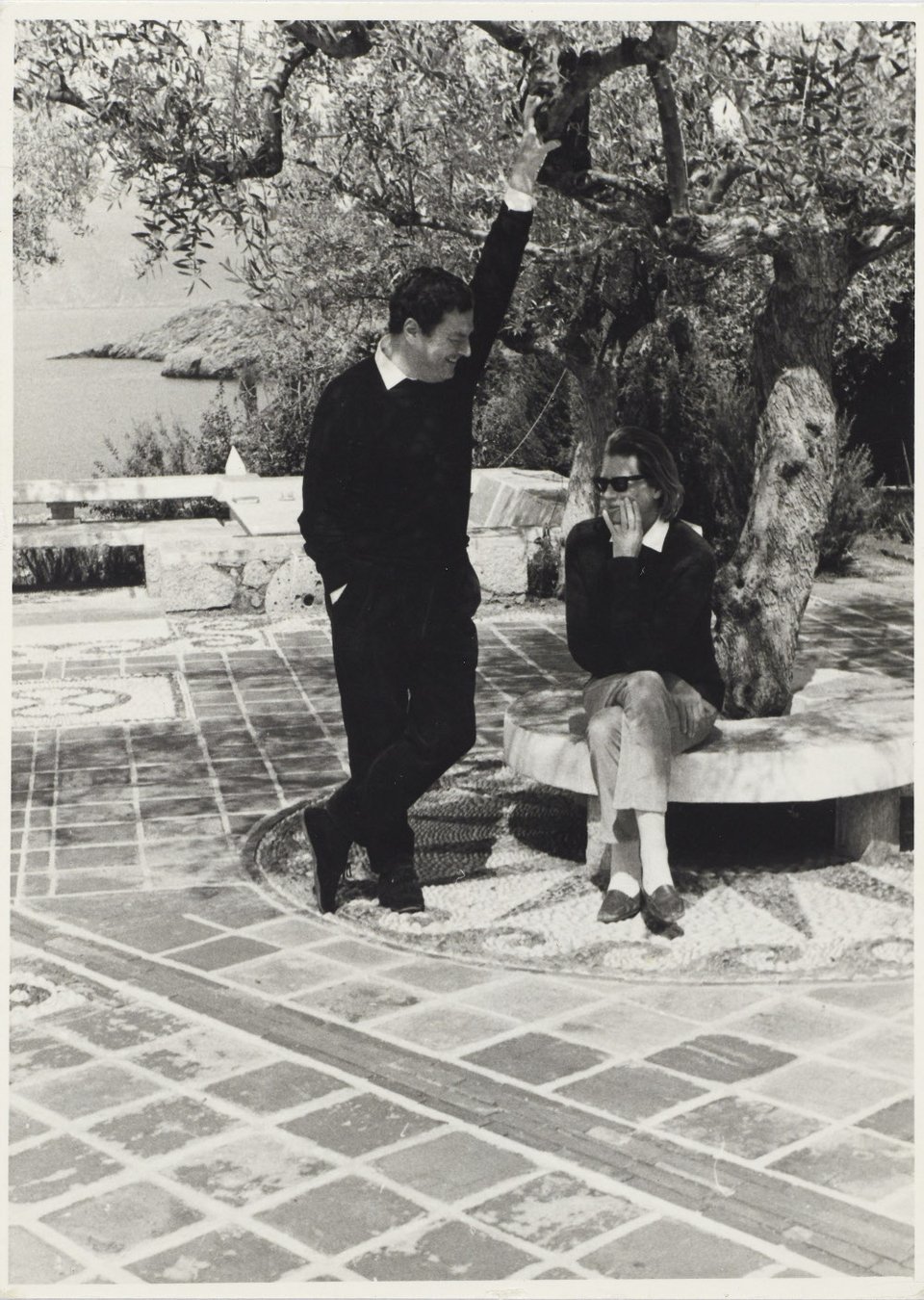 Το έργο και η φιλία των Γκίκα, John Craxton, Fermor -Σε Υδρα, Κέρκυρα, Καρδαμύλη [εικόνες]  | iefimerida.gr 2