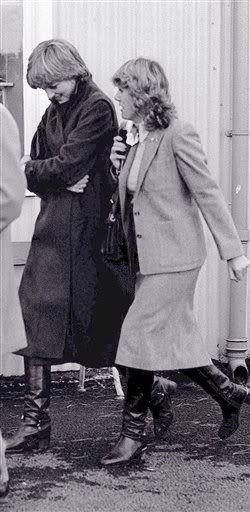 Νέα βιογραφία: Η πριγκίπισσα Νταϊάνα ζήλευε παθολογικά την Καμίλα, πριν παντρευτεί [εικόνες] | iefimerida.gr 3