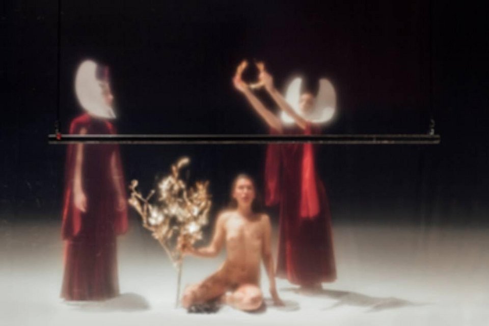 Η νέα προκλητική παράσταση του Ρομέο Καστελούτσι στο Φεστιβάλ Αθηνών [εικόνες & βίντεο] | iefimerida.gr 1