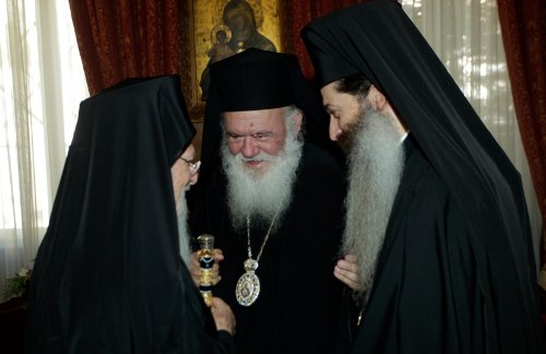 Συνάντηση Βαρθολομαίου-Ιερώνυμου: Η Εκκλησία στο πλευρό του ελληνικού λαού και των αναγκών του [εικόνες] | iefimerida.gr 0