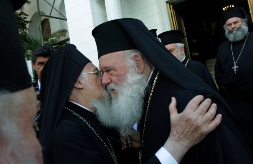 Συνάντηση Βαρθολομαίου-Ιερώνυμου: Η Εκκλησία στο πλευρό του ελληνικού λαού και των αναγκών του [εικόνες] | iefimerida.gr 1