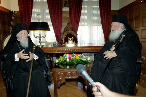 Συνάντηση Βαρθολομαίου-Ιερώνυμου: Η Εκκλησία στο πλευρό του ελληνικού λαού και των αναγκών του [εικόνες] | iefimerida.gr 2
