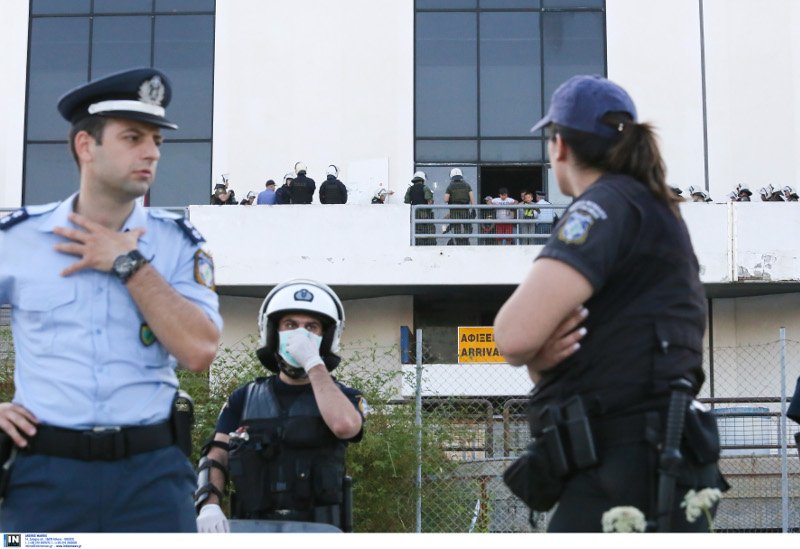 Εκκενώθηκε το Ελληνικό από τους πρόσφυγες -Aντιδράσεις από αλληλέγγυους [εικόνες] | iefimerida.gr 7