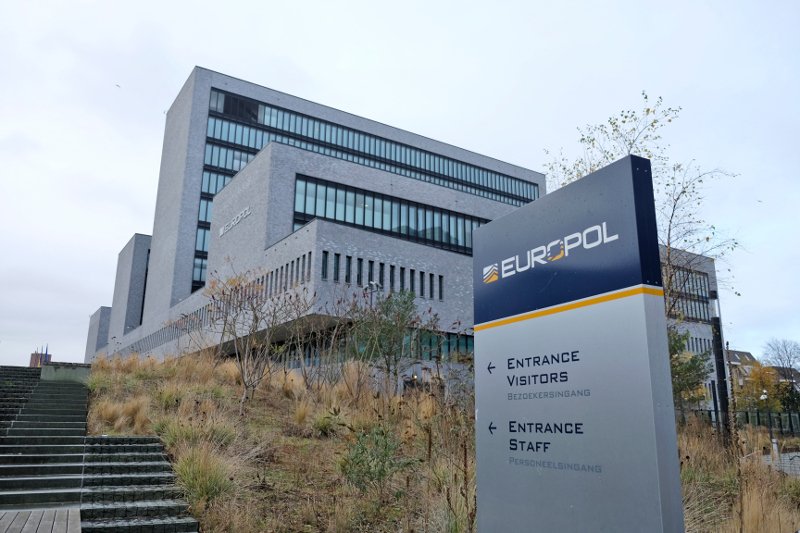 Europol: Αυξάνει ο κίνδυνος τρομοκρατικών χτυπημάτων στην Ευρώπη | iefimerida.gr 1