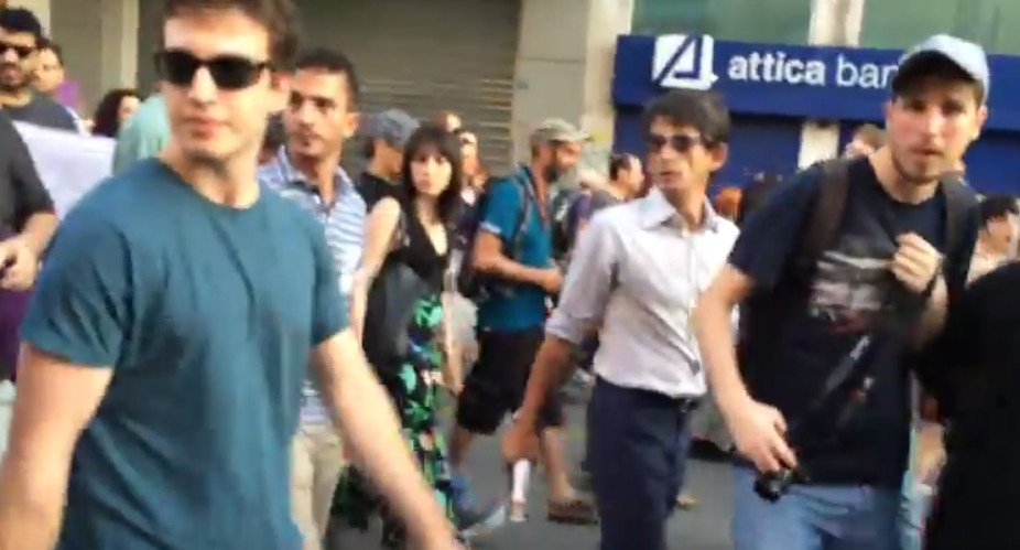 Παρέλαση του Gay Pride έξω από τη Βουλή -Παρόντες Τσακαλώτος, Φίλης, Καρανίκας και Ζωή [εικόνες] | iefimerida.gr 0