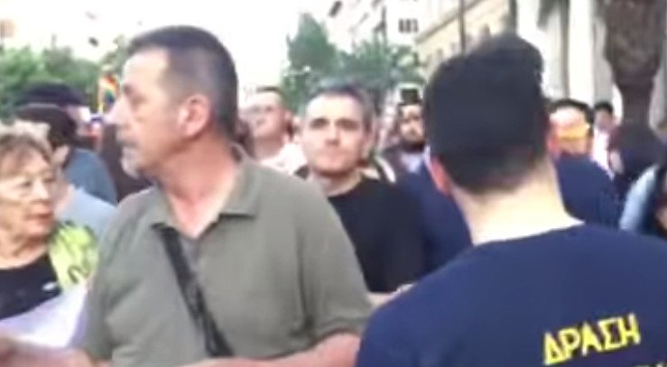 Παρέλαση του Gay Pride έξω από τη Βουλή -Παρόντες Τσακαλώτος, Φίλης, Καρανίκας και Ζωή [εικόνες] | iefimerida.gr 1