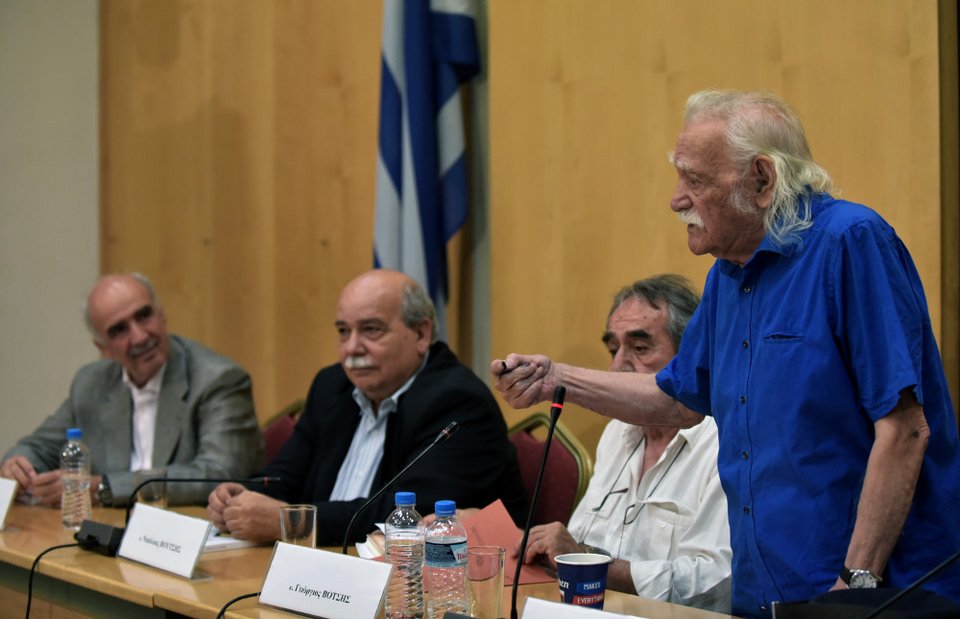 Συγκλόνισε ο Μανώλης Γλέζος: Ναι, Τόσκα, κι αν πεθάνω, θα σας κυνηγάει η ύπαρξή μου [εικόνες & βίντεο] | iefimerida.gr 6