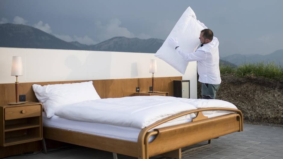 Ξενοδοχείο χωρίς ταβάνι και τοίχους -Μαγική εμπειρία στην Ελβετία [εικόνες] | iefimerida.gr 1