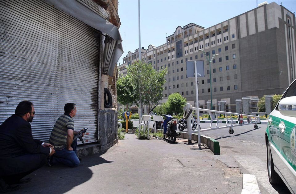 Γιατί οι τζιχαντιστές χτύπησαν για πρώτη φορά το Ιράν -Αποκαλυπτικό ρεπορτάζ | iefimerida.gr 1