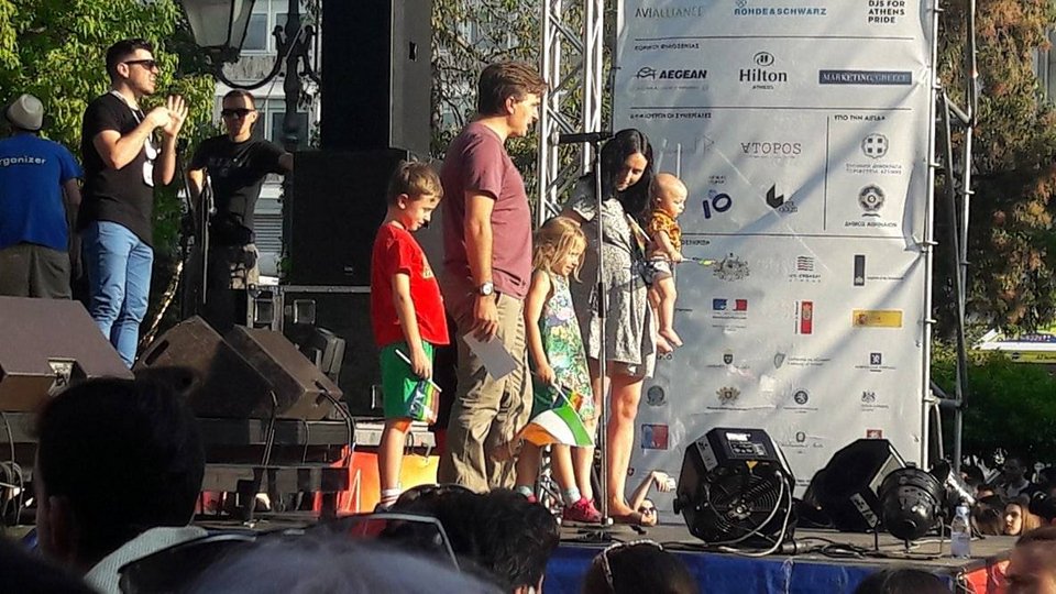 Παρέλαση του Gay Pride έξω από τη Βουλή -Παρόντες Τσακαλώτος, Φίλης, Καρανίκας και Ζωή [εικόνες] | iefimerida.gr 11