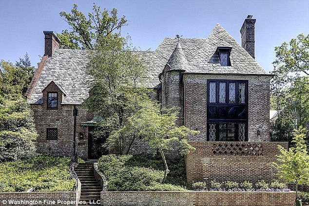 Ανοιχτοχέρηδες οι Ομπάμα -Αγόρασαν τον πύργο που νοίκιαζαν στην Ουάσινγκτον, για 7 εκατ. ευρώ [εικόνες] | iefimerida.gr 0