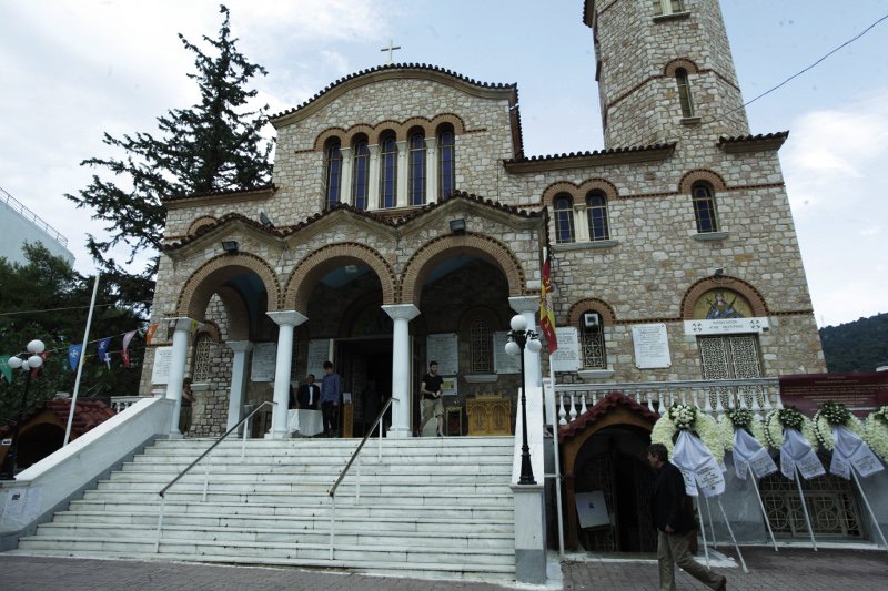 Το τελευταίο αντίο στον Κώστα Εφήμερο [εικόνες] | iefimerida.gr 4