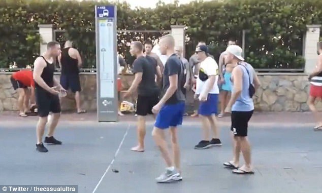 Πολύ ξύλο ανάμεσα σε Γερμανούς χούλιγκαν στη Μαγιόρκα -Οπαδοί της Ντόρτμουντ και της Σάλκε [εικόνες & βίντεο] | iefimerida.gr 3