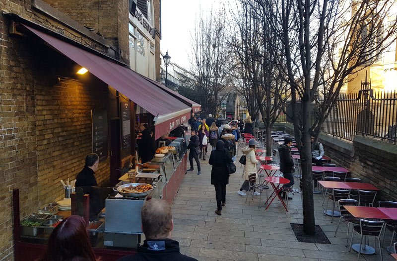 Borough Market -Η ωραιότερη αγορά του Λονδίνου, εκεί που οι τρομοκράτες έμπαιναν στα μαγαζιά με τα μαχαίρια [εικόνες] | iefimerida.gr 11