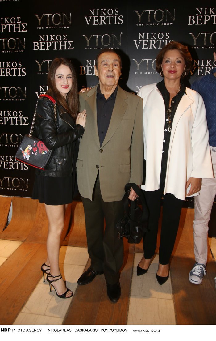 Βοσκόπουλος-Γκερέκου σε νυχτερινό κέντρο μαζί με την κόρη τους -Μια μικρή δεσποινίδα [εικόνες] | iefimerida.gr 1