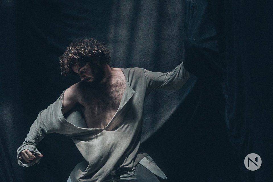 Αγγελιοφόροι από αρχαίες τραγωδίες συναντιούνται επί σκηνής [εικόνες & βίντεο]  | iefimerida.gr 1