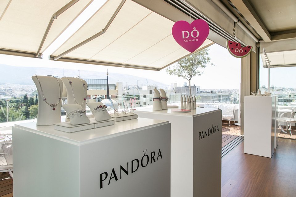 Δημοσιογράφοι, Bloggers και η Ελενα Παπαρίζου ανακάλυψαν τον τροπικό παράδεισο της Pandora! [εικόνες]  | iefimerida.gr 2