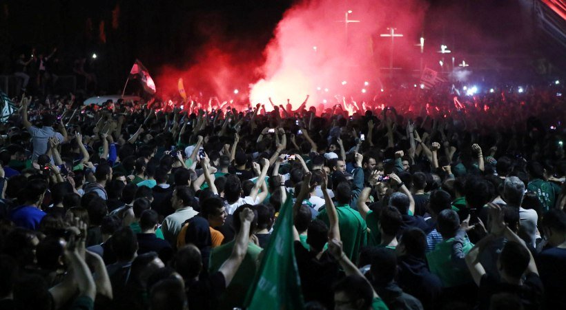 Λαοθάλασσα στο ΟΑΚΑ - 20.000 οπαδοί του Παναθηναϊκού υποδέχθηκαν τους πρωταθλητές [εικόνες & βίντεο] | iefimerida.gr 0