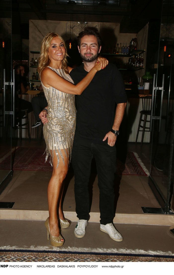 Με καυτό, σούπερ, σέξι φόρεμα γιόρτασε τα 48α γενέθλιά της η Χριστίνα Παππά [εικόνες] | iefimerida.gr 5