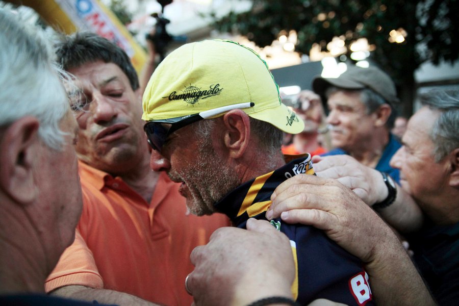 Αθλος: Επέστρεψε στα Τρίκαλα μετά από 8.000 χλμ ποδηλασίας- Κατέρρευσε από συγκίνηση [εικόνες] | iefimerida.gr 2