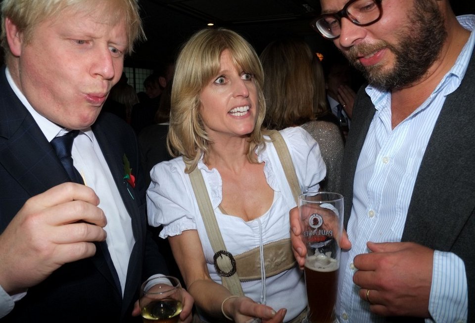 Ράσελ Τζόνσον, η αδελφή του Μπόρις, φανατικά Ευρωπαία, δίνει μάχη κατά του Βrexit [εικόνες] | iefimerida.gr 3