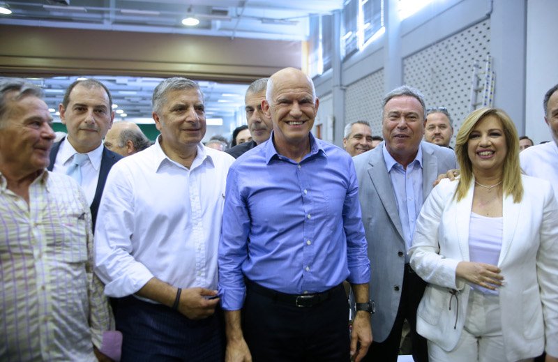 Συνέδριο ΔΗΣΥ: Η Φώφη στα λευκά, ο ΓΑΠ ξυρισμένος, η Βάσω Παπανδρέου με ξανθιά φράντζα [εικόνες]  | iefimerida.gr 13