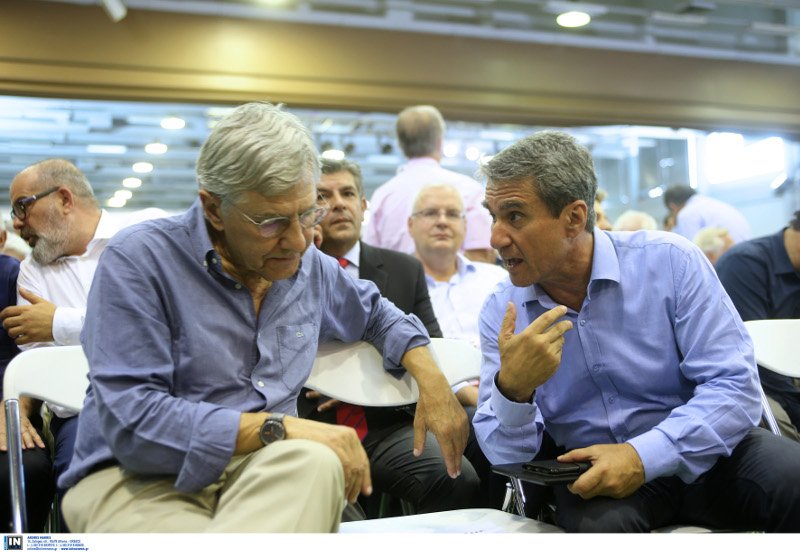 Συνέδριο ΔΗΣΥ: Η Φώφη στα λευκά, ο ΓΑΠ ξυρισμένος, η Βάσω Παπανδρέου με ξανθιά φράντζα [εικόνες]  | iefimerida.gr 11