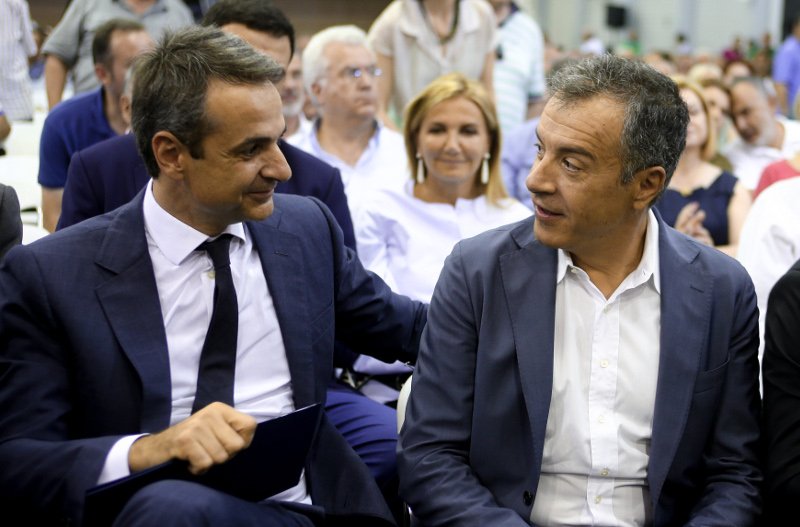 Συνέδριο ΔΗΣΥ: Η Φώφη στα λευκά, ο ΓΑΠ ξυρισμένος, η Βάσω Παπανδρέου με ξανθιά φράντζα [εικόνες]  | iefimerida.gr 2