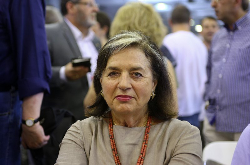 Συνέδριο ΔΗΣΥ: Η Φώφη στα λευκά, ο ΓΑΠ ξυρισμένος, η Βάσω Παπανδρέου με ξανθιά φράντζα [εικόνες]  | iefimerida.gr 8