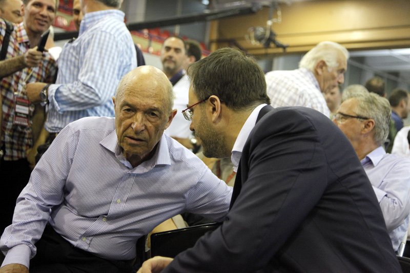 Συνέδριο ΔΗΣΥ: Η Φώφη στα λευκά, ο ΓΑΠ ξυρισμένος, η Βάσω Παπανδρέου με ξανθιά φράντζα [εικόνες]  | iefimerida.gr 5