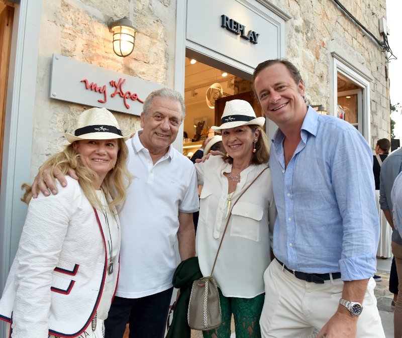 My Ύδρα Concept Store - Εγκαίνια με ένα λαμπερό opening event | iefimerida.gr 1