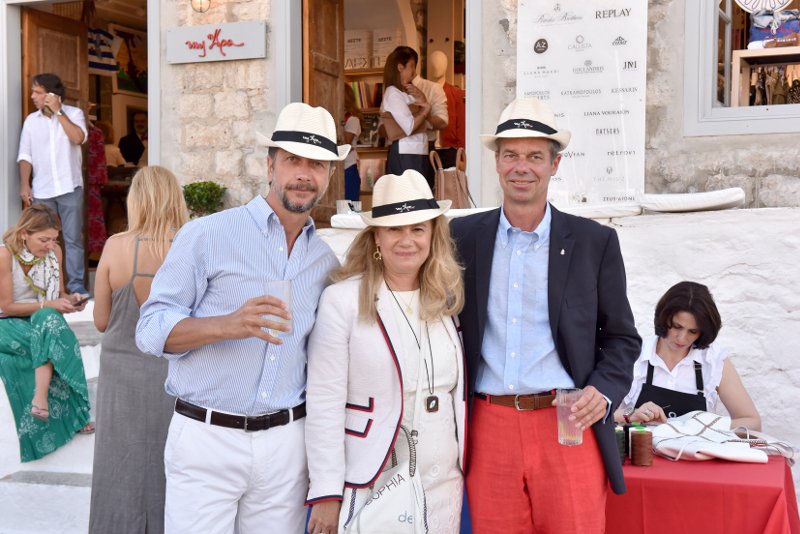 My Ύδρα Concept Store - Εγκαίνια με ένα λαμπερό opening event | iefimerida.gr 0