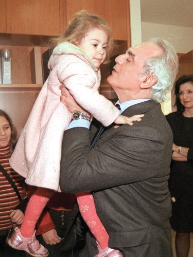 Η εγγονή του Ακη Τσοχατζόπουλου ξεσπά: Μου έκαναν bullying λόγω ονόματος [εικόνες] | iefimerida.gr 0