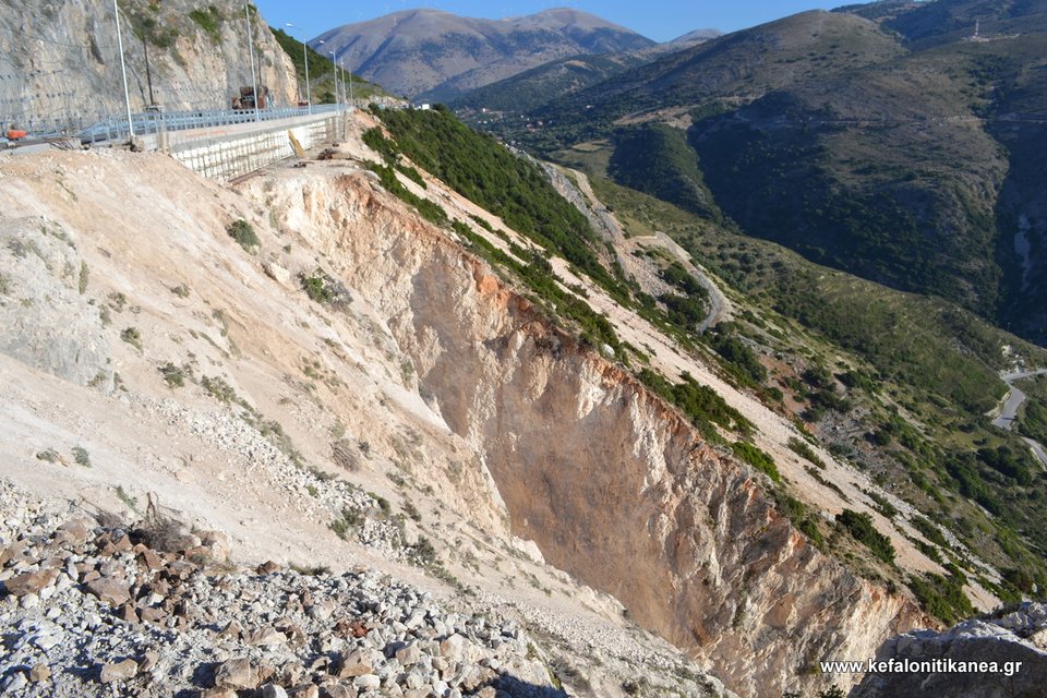 Χάρακας, η γέφυρα-θαύμα της μηχανικής στην Κεφαλονιά -Πάνω στο ενεργό σεισμικό ρήγμα [εικόνες & βίντεο] | iefimerida.gr 1