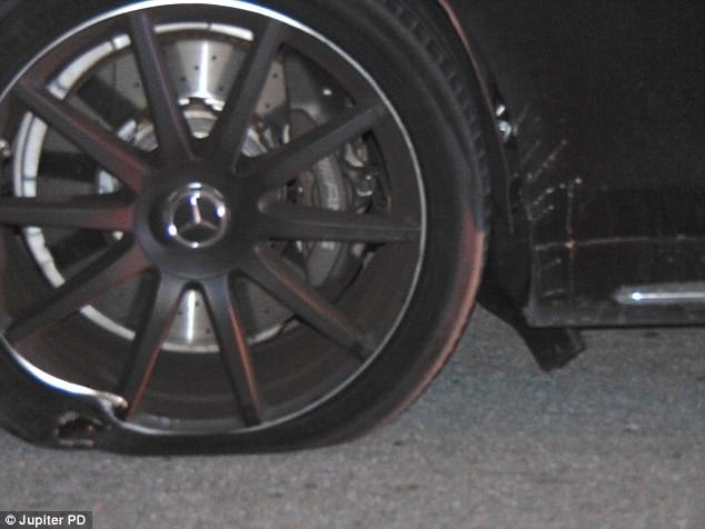 Η στιγμή της σύλληψης του Τάιγκερ Γουντς - Δεν μπορούσε ούτε να περπατήσει [βίντεο] | iefimerida.gr 1