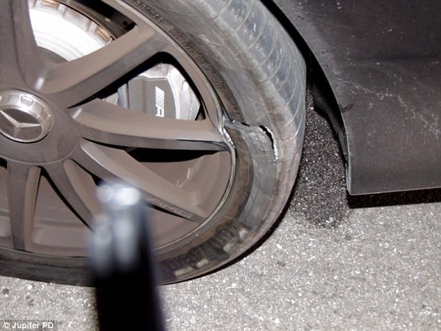 Η στιγμή της σύλληψης του Τάιγκερ Γουντς - Δεν μπορούσε ούτε να περπατήσει [βίντεο] | iefimerida.gr 0