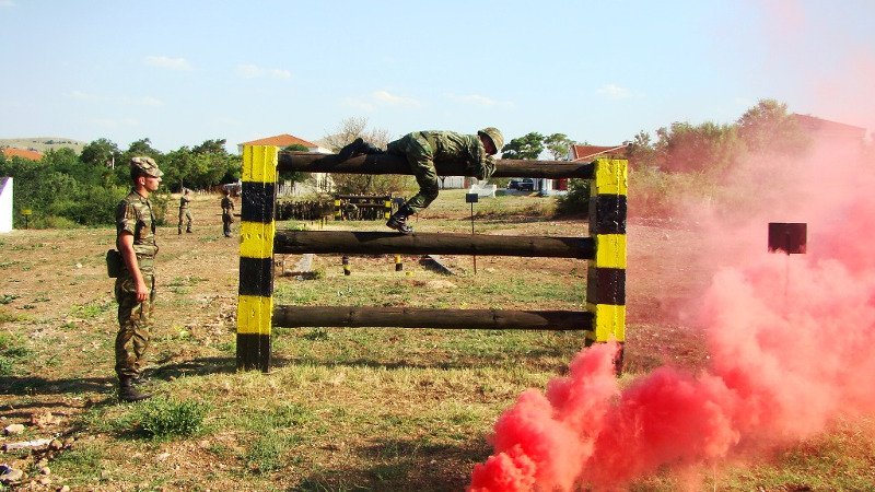 Tο πέρασμα από τον Στίβο Μάχης -Λάσπες, εμπόδια, καπνογόνα και μαχαίρια [εικόνες] | iefimerida.gr 0