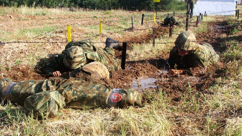 Tο πέρασμα από τον Στίβο Μάχης -Λάσπες, εμπόδια, καπνογόνα και μαχαίρια [εικόνες] | iefimerida.gr 2