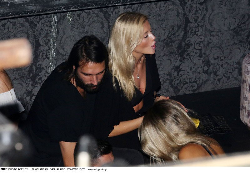 Η πρώτη κοινή εμφάνιση Κομμάτα-Σαμαρά -Διασκέδασαν στα μπουζούκια [εικόνες] | iefimerida.gr 3