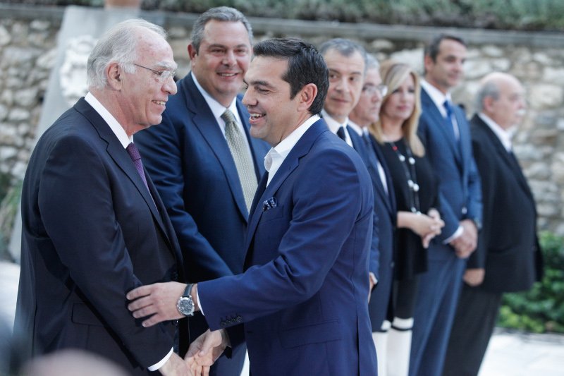 Οι σπαρταριστοί διάλογοι στο Προεδρικό -Τα μπάνια Καμμένου, τα... ψάρια επί ΝΔ και η ποσέτ του Τσίπρα [εικόνες] | iefimerida.gr 1