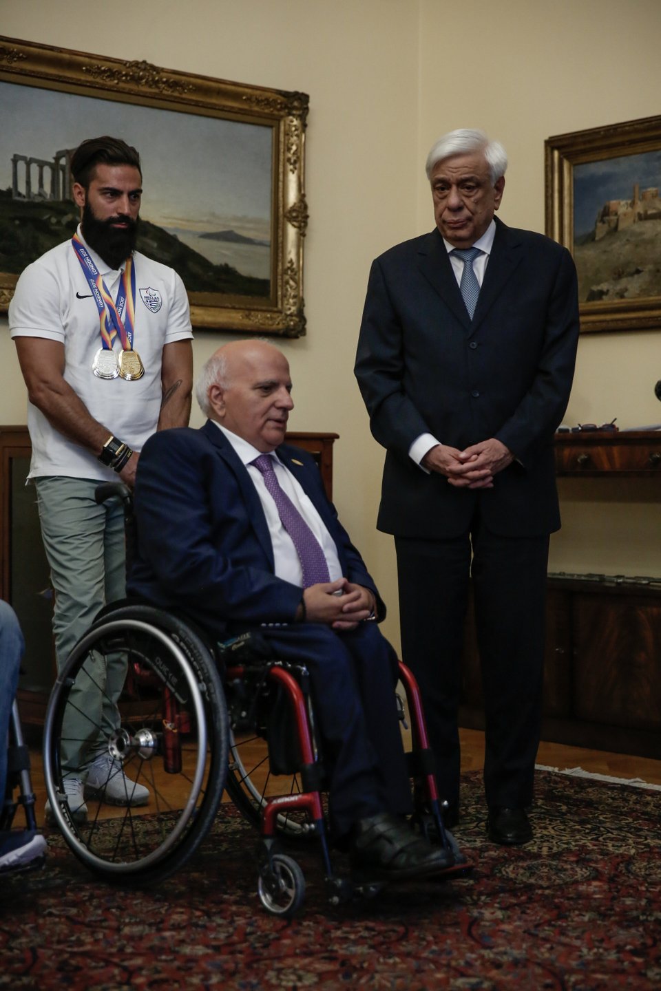 Ο Παυλόπουλος βράβευσε την Εθνική Στίβου ΑμεΑ: Δίνετε το παράδειγμα! [εικόνες]  | iefimerida.gr 2