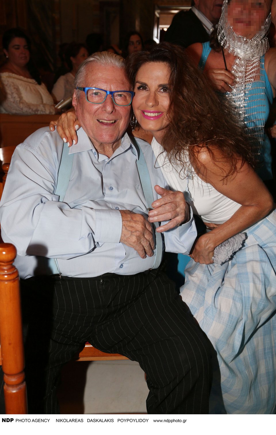 Κώστας Βουτσάς–Αλίκη Κατσαβού: Bάφτισαν το γιο τους [εικόνες & βίντεο] | iefimerida.gr 3