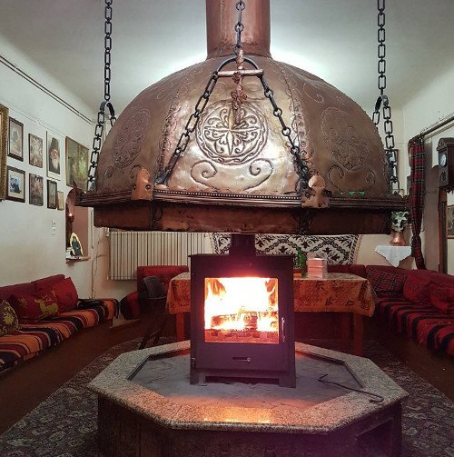 Oδοιπορικό στη Μονή Αγάθωνος: Ενας «παράδεισος» με παγόνια, φασιανούς και ελάφια [εικόνες] | iefimerida.gr 0