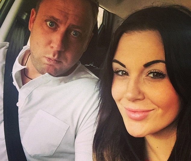 Εστειλε τον σύζυγό της να κοιμηθεί στον καναπέ μετά από τσακωμό και το πρωί τον βρήκε νεκρό [εικόνες] | iefimerida.gr 1