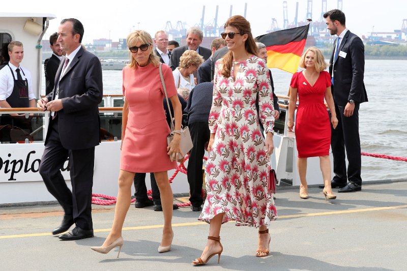 Μελάνια Τραμπ, Μπριζίτ Μακρόν, μια τραγουδίστρια, μια επιχειρηματίας και μια ραδιοφωνική παραγωγός -Οι πιο έλεγκαντ Πρώτες Κυρίες της G20 [εικόνες] | iefimerida.gr 1