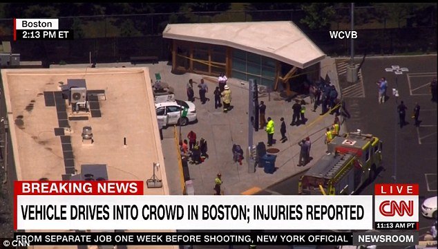 Αυτοκίνητο έπεσε σε πεζούς στη Βοστώνη – Αρκετοί τραυματίες [εικόνες & βίντεο] | iefimerida.gr 0