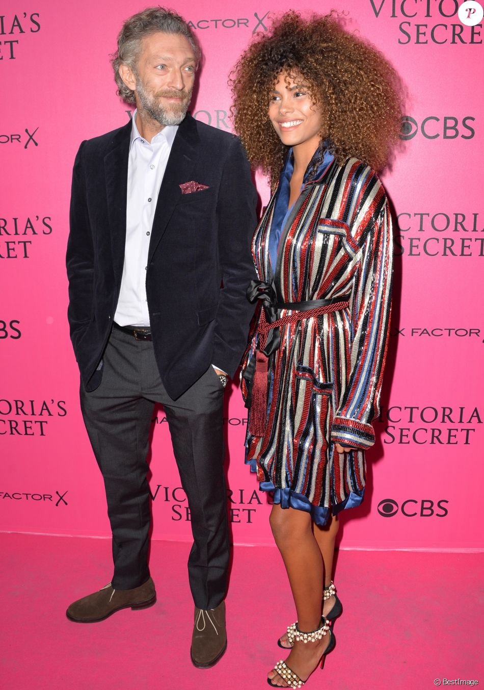 Ο Βενσάν Κασέλ στο κρεβάτι με μια μικρούλα [εικόνες] | iefimerida.gr 11