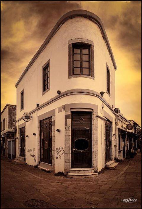 White Corner: Αυτό είναι το μπαρ που κατέρρευσε στην Κω από τον σεισμό - Δύο νεκροί [εικόνες & βίντεο] | iefimerida.gr 4