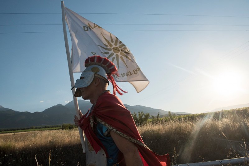 Απίστευτες εικόνες από τη σύναξη των δωδεκαθεϊστών στους πρόποδες του Ολύμπου -Χλαμύδες με σπορτέξ, περικεφαλαίες, δάδες [εικόνες] | iefimerida.gr 2