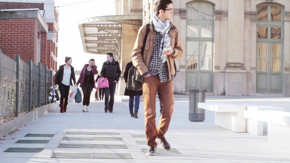 Στο Λονδίνο είναι πολύ μπροστά -Περπατάνε και παράγουν ηλεκτρική ενέργεια [εικόνες & βίντεο] | iefimerida.gr 0